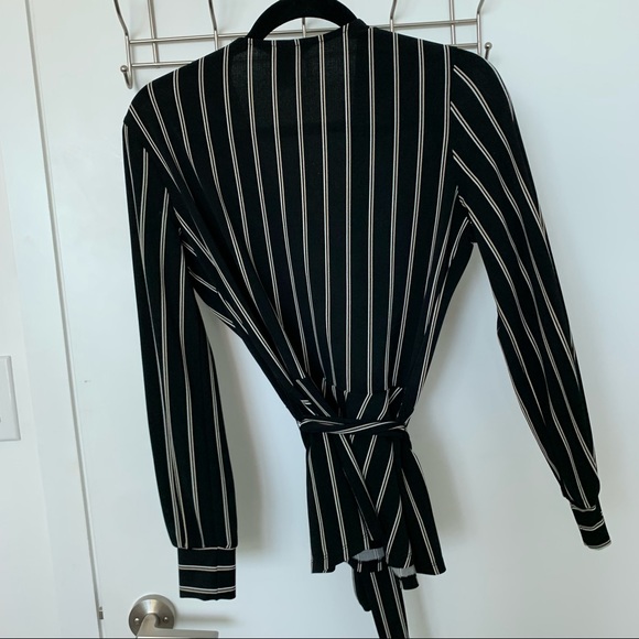 Wrap over top - Picture 3 of 3